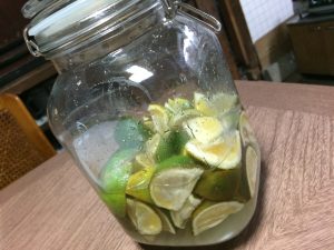 カボス成分ただいま抽出中…サダ子さんとこで、秋のかぼすソーダ飲めます。